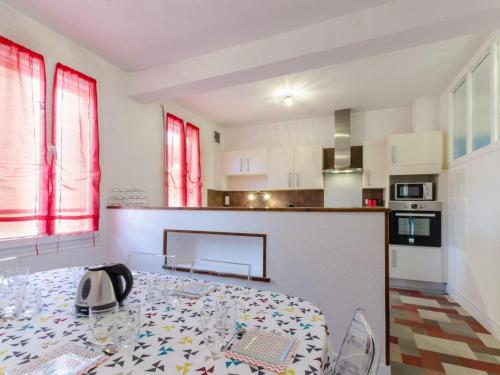 Appartement Arcis-sur-Aube, 4 pièces, 5 personnes - FR-1-543-78