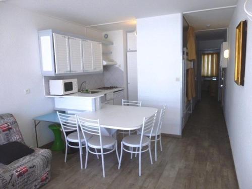 Appartement Arette, 2 pièces, 6 personnes - FR-1-602-46