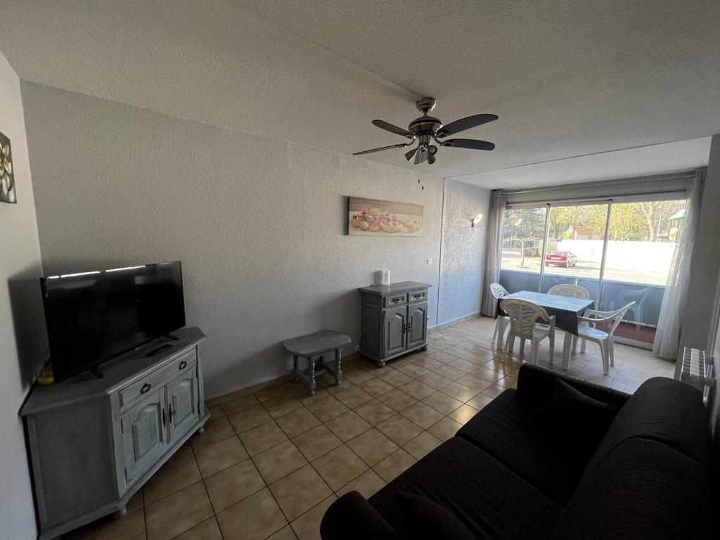 Appartement Argelès-sur-Mer, 2 pièces, 2 personnes - FR-1-388-213 Résidence les calanques APT 114, 66700 Argelès-sur-Mer