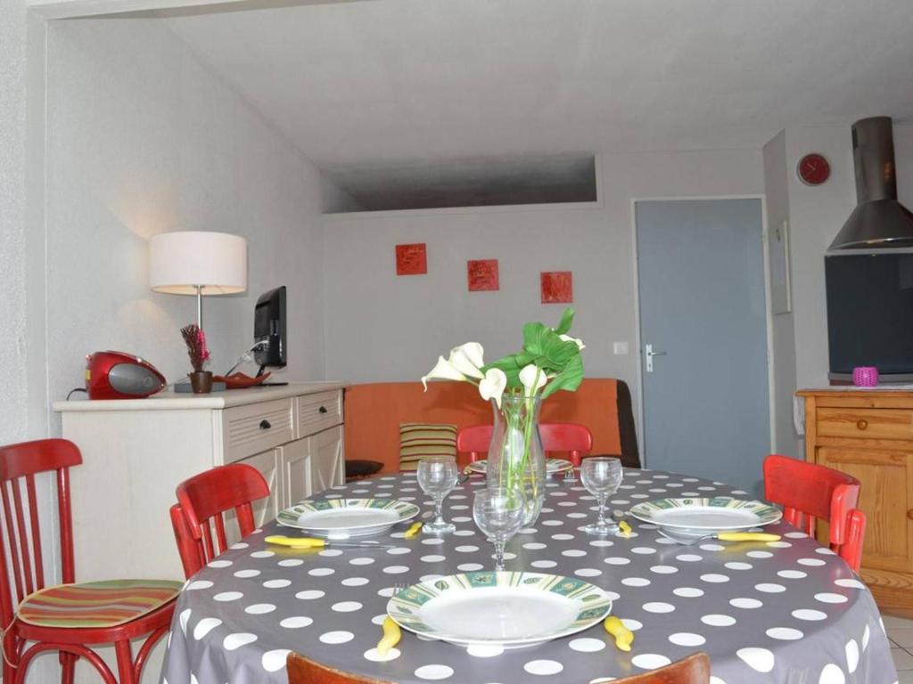 Appartement Argelès-sur-Mer, 2 pièces, 5 personnes - FR-1-225-249 Quai Vasco De Gama RÃ©sidence Acapulco - BÃ¢timent B  2Ieme Ãtage  Appartement NÂ°98 -, 66700 Argelès-sur-Mer