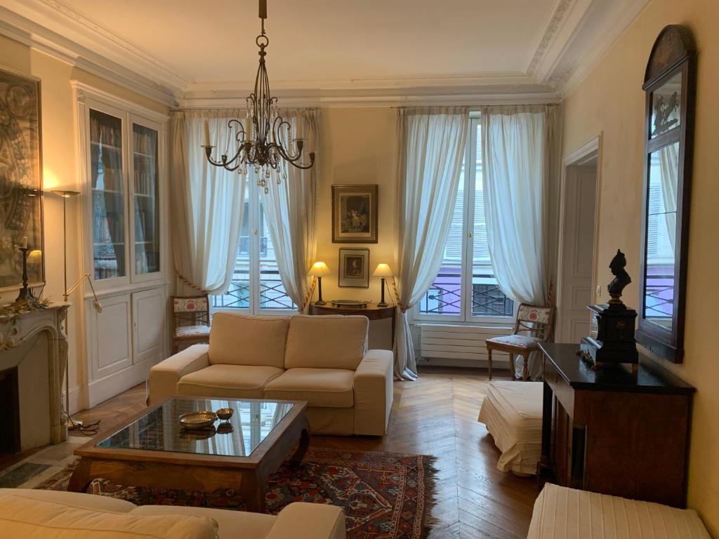 Appartement Artois 5 Rue d'Artois, 75008 Paris