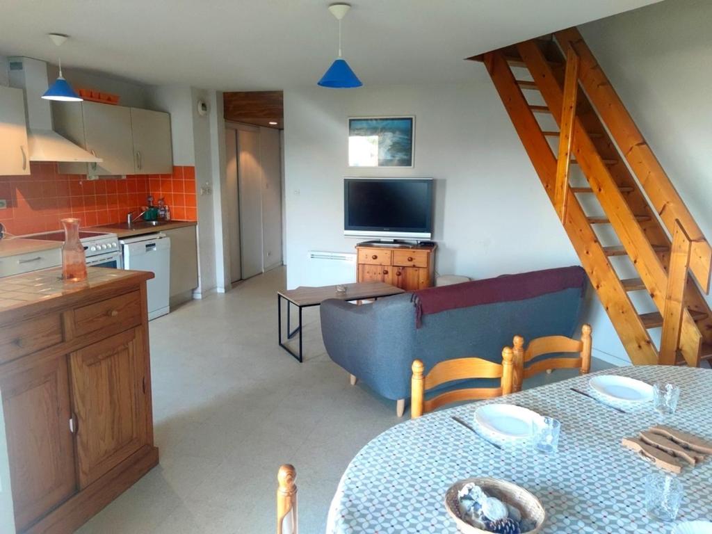 Appartement Arzon, 5 pièces, 10 personnes - FR-1-639-60 Résidence Les Argonautes Appartement D21, 56640 Arzon