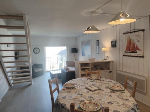 Appartement Arzon, 5 pièces, 8 personnes - FR-1-639-86