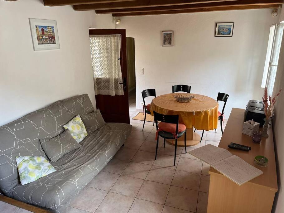 Appartement atypique au cœur du village Placette mezzanile, 20226 Belgodère