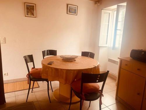 Appartement atypique au cœur du village