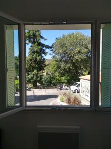 Appartement au cœur de cassis vue sur le parc