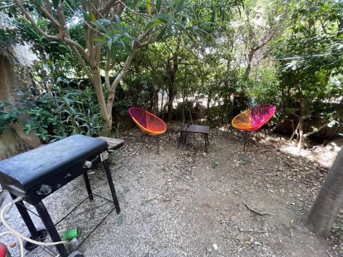Appartement au cœur du Brusc avec jardin