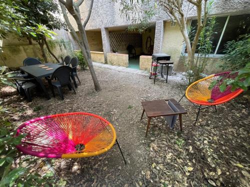 Appartement au cœur du Brusc avec jardin
