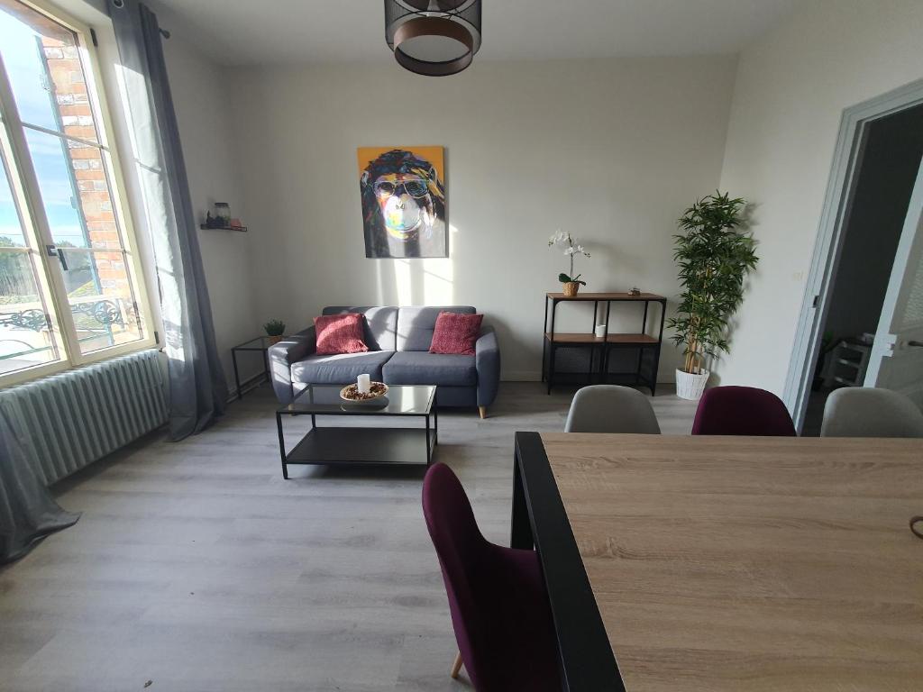 Appartement Appartement au cœur du village d'Aufferville RDC / 1er étage 33 Rue Grande 77570 Aufferville