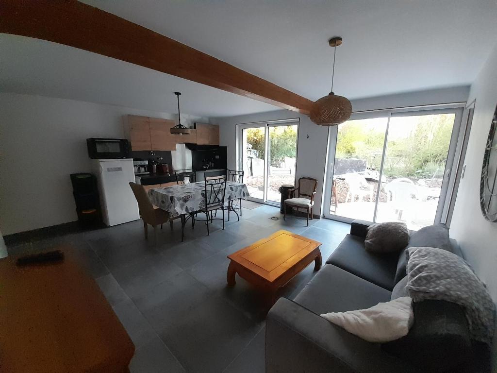 Appartement au calme à Pernes 1 chambre 40 Rue Nationale, 62550 Pernes