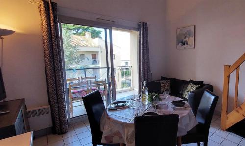 APPARTEMENT AU CALME AVEC PISCINE ET PARKING dans résidence securisée
