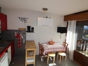 Appartement Auris, 1 pièce, 3 personnes - FR-1-297-288