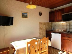 Appartement Auris, 1 pièce, 3 personnes - FR-1-297-69