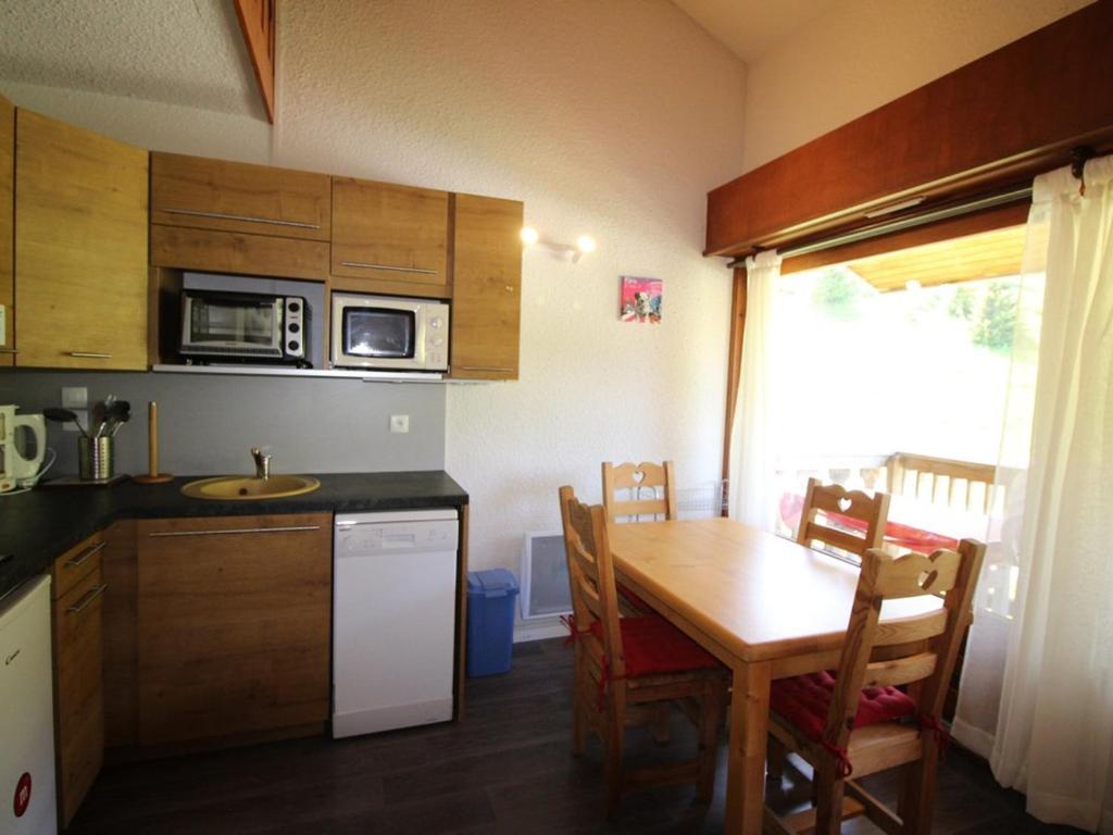 Appartement Auris, 1 pièce, 4 personnes - FR-1-297-298 9 RUE DE PIEGUT APPARTEMENT N°38 niveau 7, 38142 Auris