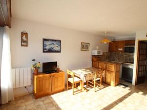 Appartement Auris, 1 pièce, 4 personnes - FR-1-297-31