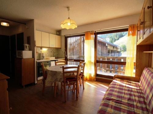 Appartement Auris, 1 pièce, 4 personnes - FR-1-297-41