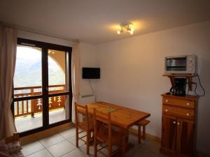 Appartement Auris, 1 pièce, 4 personnes - FR-1-297-45