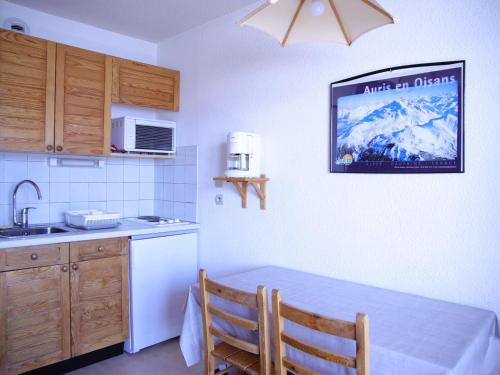 Appartement Auris, 1 pièce, 4 personnes - FR-1-297-57