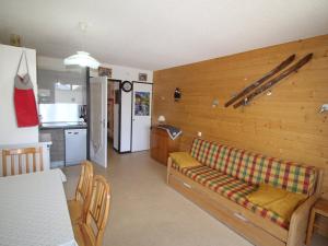 Appartement Auris, 1 pièce, 4 personnes - FR-1-297-61