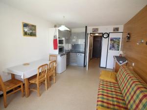 Appartement Auris, 1 pièce, 4 personnes - FR-1-297-61