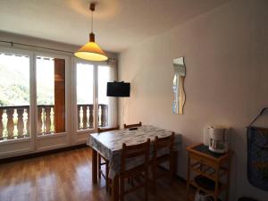 Appartement Auris, 1 pièce, 4 personnes - FR-1-297-62