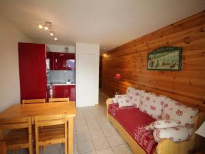 Appartement Appartement Auris, 2 pièces, 6 personnes - FR-1-297-48 7 Rue De La Piscine -  - 38142 Auris Rhône-Alpes