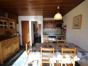 Appartement Auris, 2 pièces, 8 personnes - FR-1-297-8