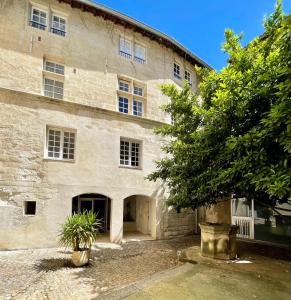 Appartement aux pieds du Palais des Papes.