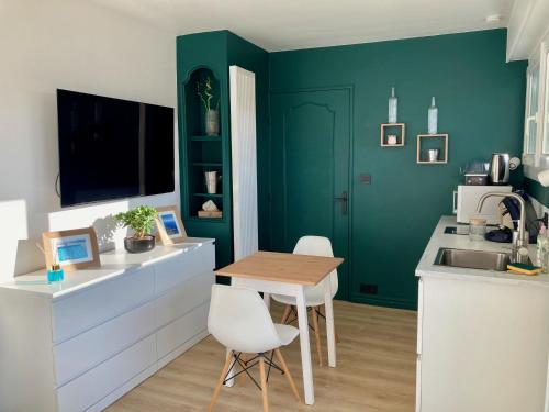 Appartement avec balcon (parking gratuit accolé)