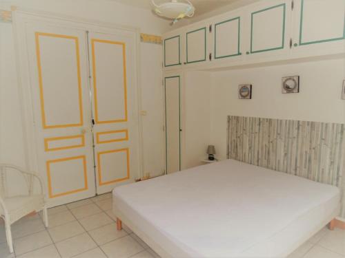 Appartement avec cour à 50m de la plage