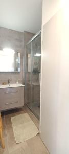 Appartement avec jardin en résidence avec piscine