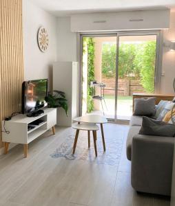 APPARTEMENT avec JARDIN, PISCINE, PLAGE, TENNIS