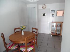 APPARTEMENT AVEC PISCINE