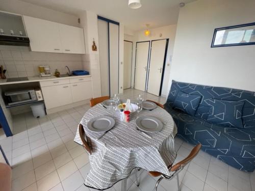 Appartement avec piscine commune à 800 m Plage 5RH1155