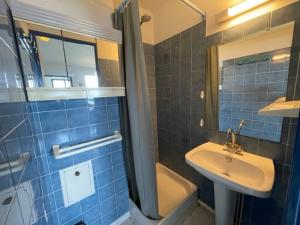 Appartement avec piscine commune à 800 m Plage 5RH1155