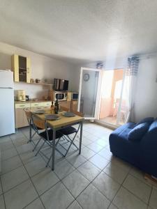 Appartement avec piscine commune à 800 m Plage 5TMED298