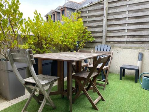 Appartement avec terrasse à 70m de la plage à PERROS-GUIREC Réf - 892