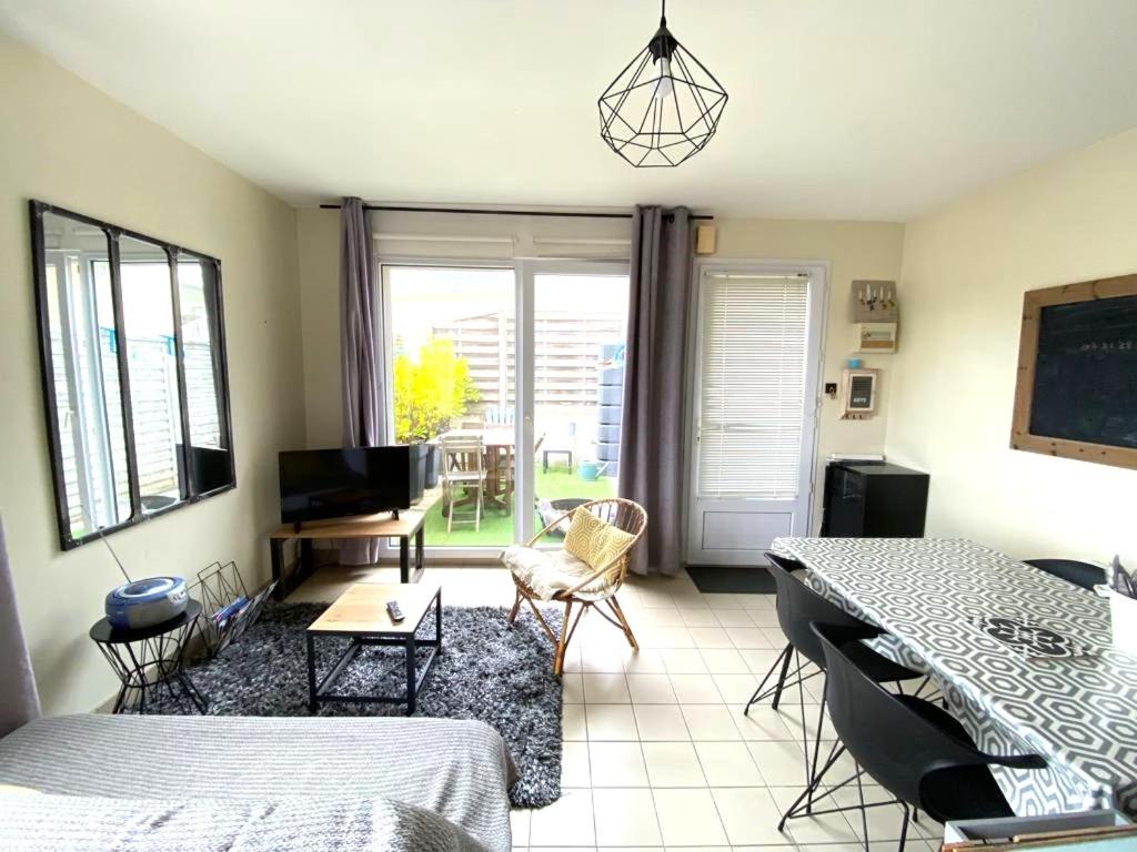 Appartement Appartement avec terrasse à 70m de la plage à PERROS-GUIREC Réf - 892 Résidence AGENA  - Appartement n°5 22700 Perros-Guirec
