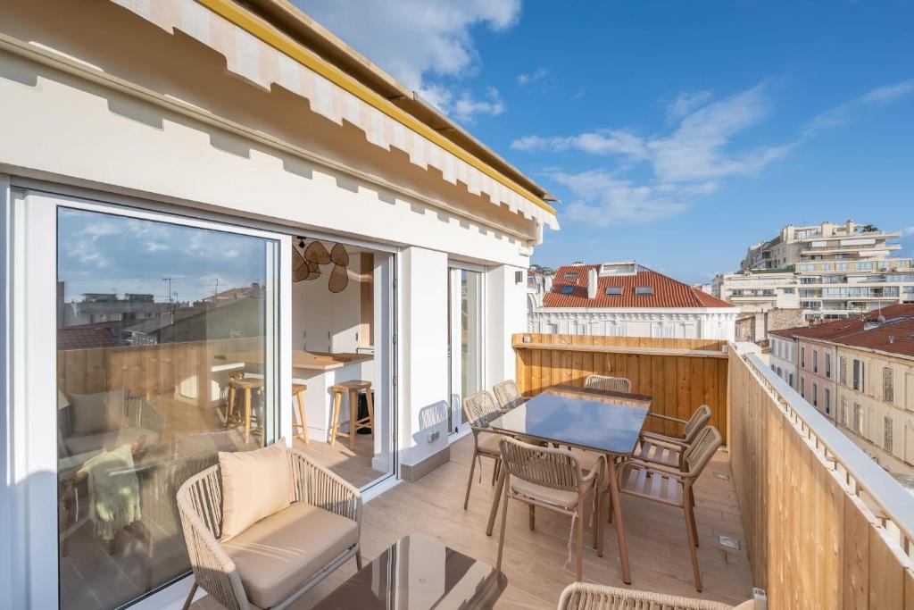 Appartement avec terrasse - Carre d’Or - Cannes
7 Rue des Frères Pradignac, 06400 Cannes