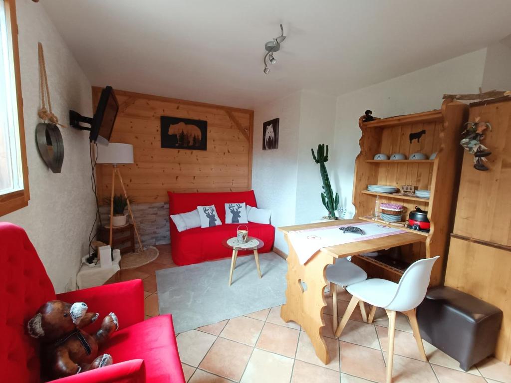 Appartement avec terrasse et parking Privé 111 Rue des Seigneurs de Cor, 73260 Aigueblanche