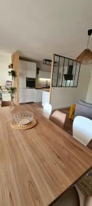 Appartement avec terrasse, parking et proche tramway