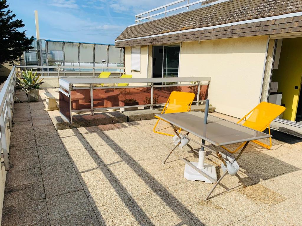 Appartement avec terrasse vue mer 50 mètres de la plage 65 Avenue de la Combattante, 14470 Courseulles-sur-Mer