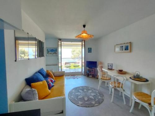 Appartement avec terrasse vue mer, proximité plage, place parking