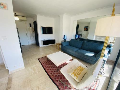 Appartement avec une chambre et une belle terrasse