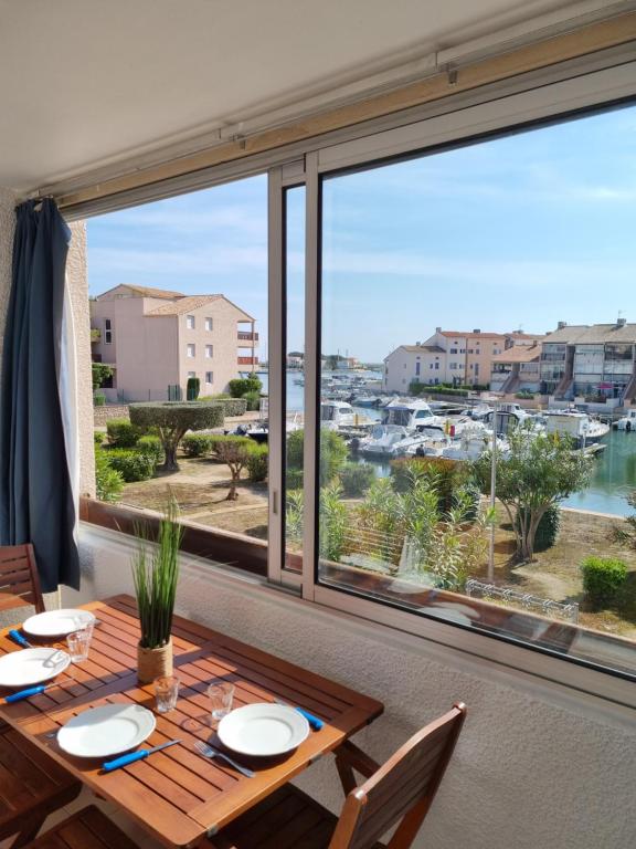 Appartement avec vue exceptionnelle sur la marina Résidence Port au Prince-appartement 100, 66750 Saint-Cyprien
