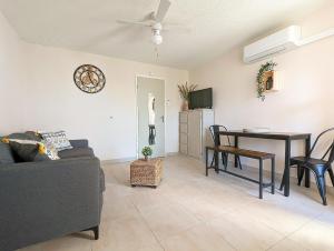 Appartement avec WIFI et CLIMATISATION, proche golf et île des loisirs