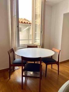 Appartement Avignon intra-muros avec cour -garage