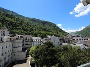 Appartement Bagnères-de-Luchon, 2 pièces, 4 personnes - FR-1-313-135