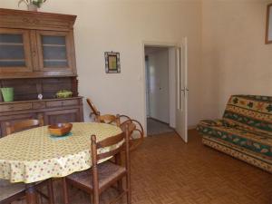 Appartement Appartement Bagnères-de-Luchon, 2 pièces, 4 personnes - FR-1-313-136 RESIDENCE PARDEILHAN 15, Allées d'Etigny 31110 Luchon Midi-Pyrénées