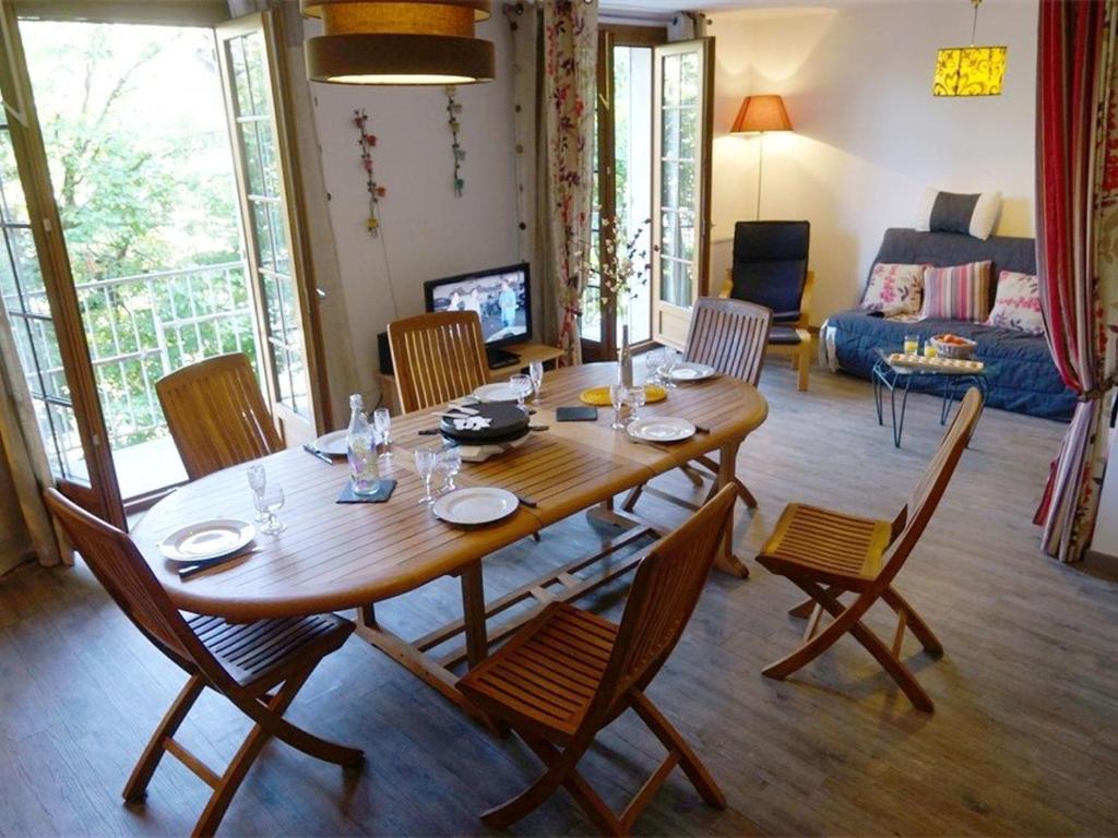 Appartement Appartement Bagnères-de-Luchon, 3 pièces, 6 personnes - FR-1-313-137 6 Allées d'Etigny - APPART 3 31110 Luchon